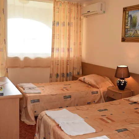 Hotel Ahilea - Free Pool Access 3*