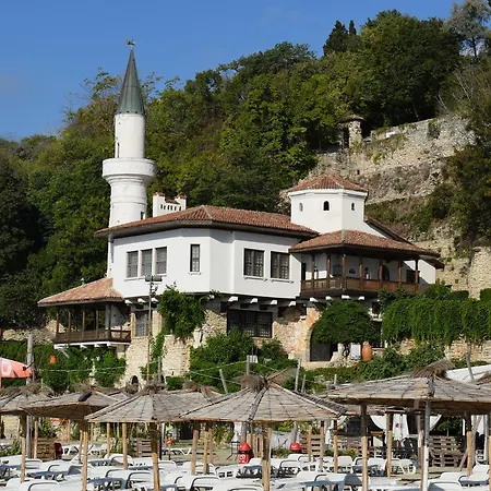 Ahilea - Free Pool Access Hotel 3*