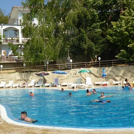 Hotel Ahilea - Free Pool Access 3*