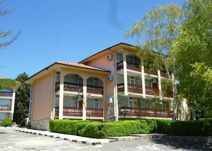 Ahilea - Free Pool Access Hotel