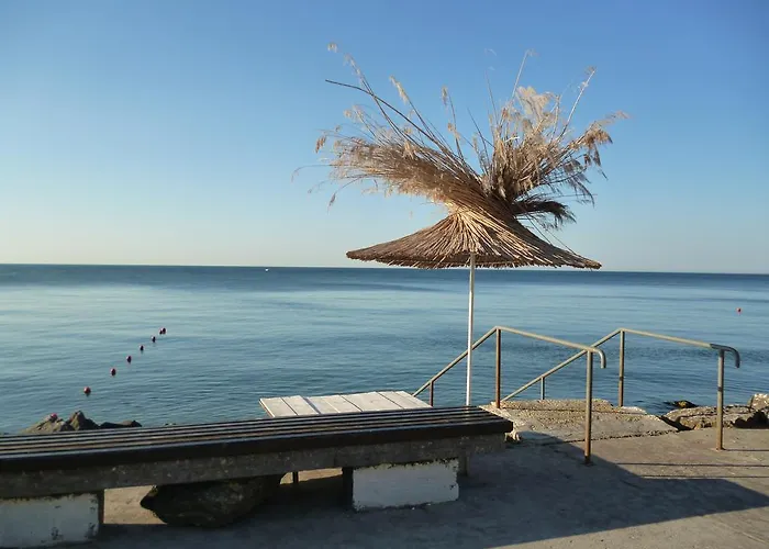 Ahilea - Free Pool Access Hotel Balcic