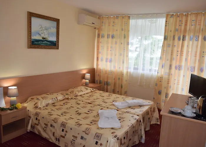 Ahilea - Free Pool Access Hotel