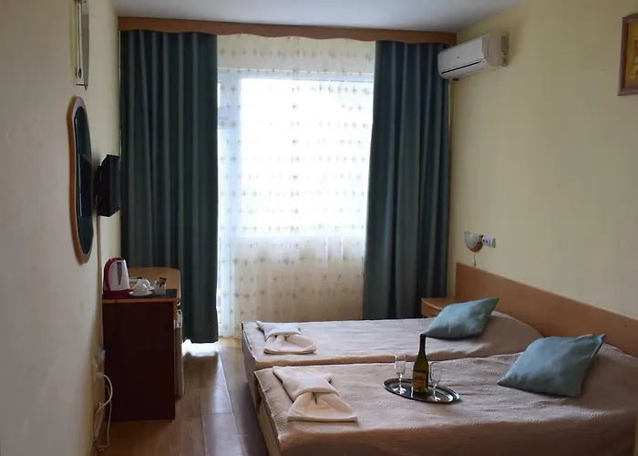 Hotel Ahilea - Free Pool Access Balcic