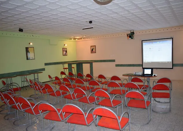 Ahilea - Free Pool Access