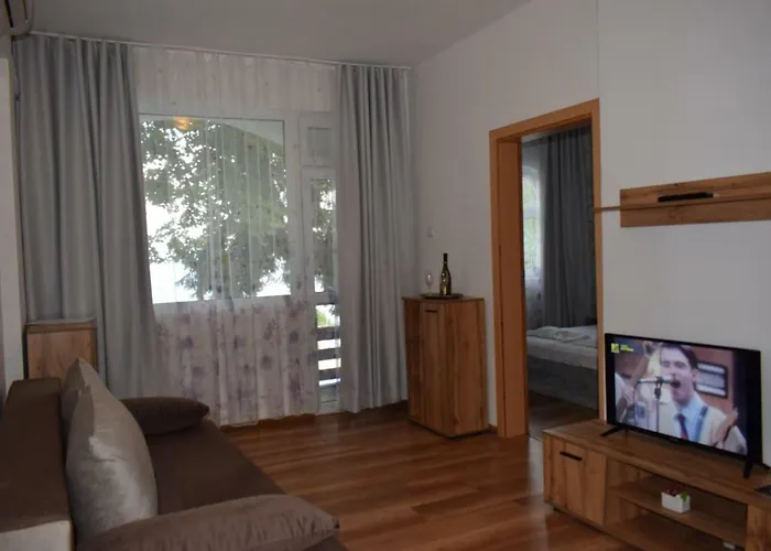 Hotel Ahilea - Free Pool Access Balcic