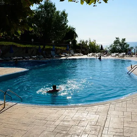 Ahilea - Free Pool Access 3* Balcsik