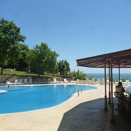 Ahilea - Free Pool Access Szálloda 3*