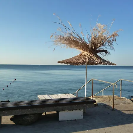 Ahilea - Free Pool Access Szálloda Balcsik