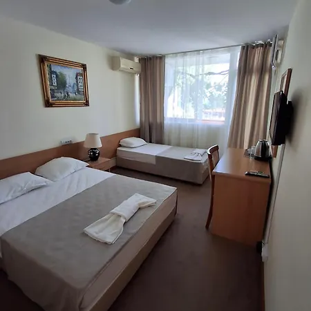 Hotel Ahilea - Free Pool Access Balchik