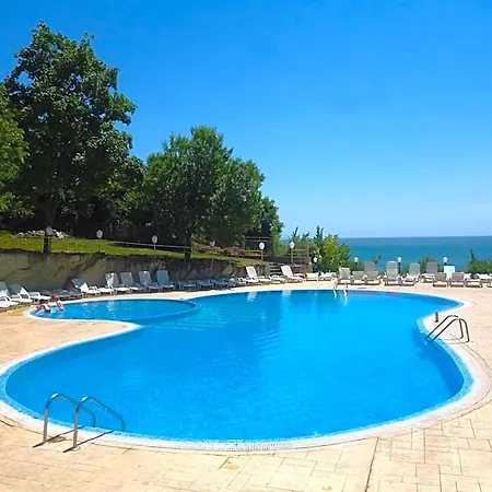 Ahilea - Free Pool Access 3*