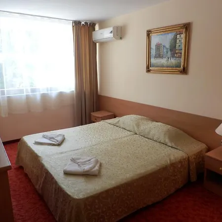 Ahilea - Free Pool Access Otel