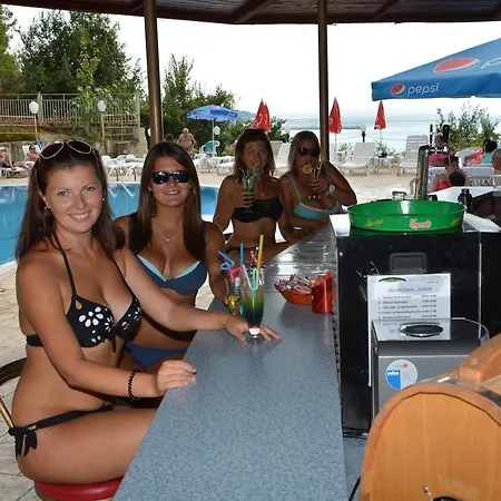 Ahilea - Free Pool Access 3* Balcsik