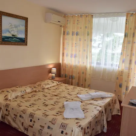 Ahilea - Free Pool Access Szálloda