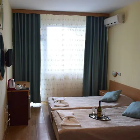 Hotel Ahilea - Free Pool Access Balchik