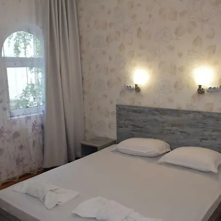 Ahilea - Free Pool Access Balcsik