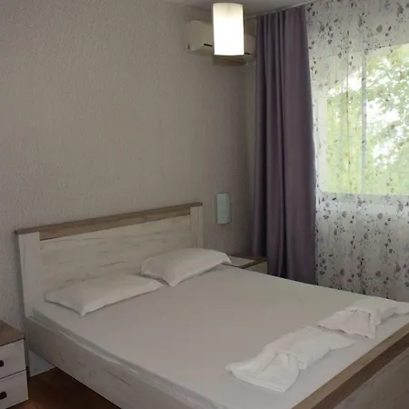 Szálloda Ahilea - Free Pool Access