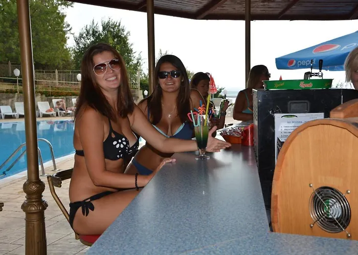 Ahilea - Free Pool Access 3*